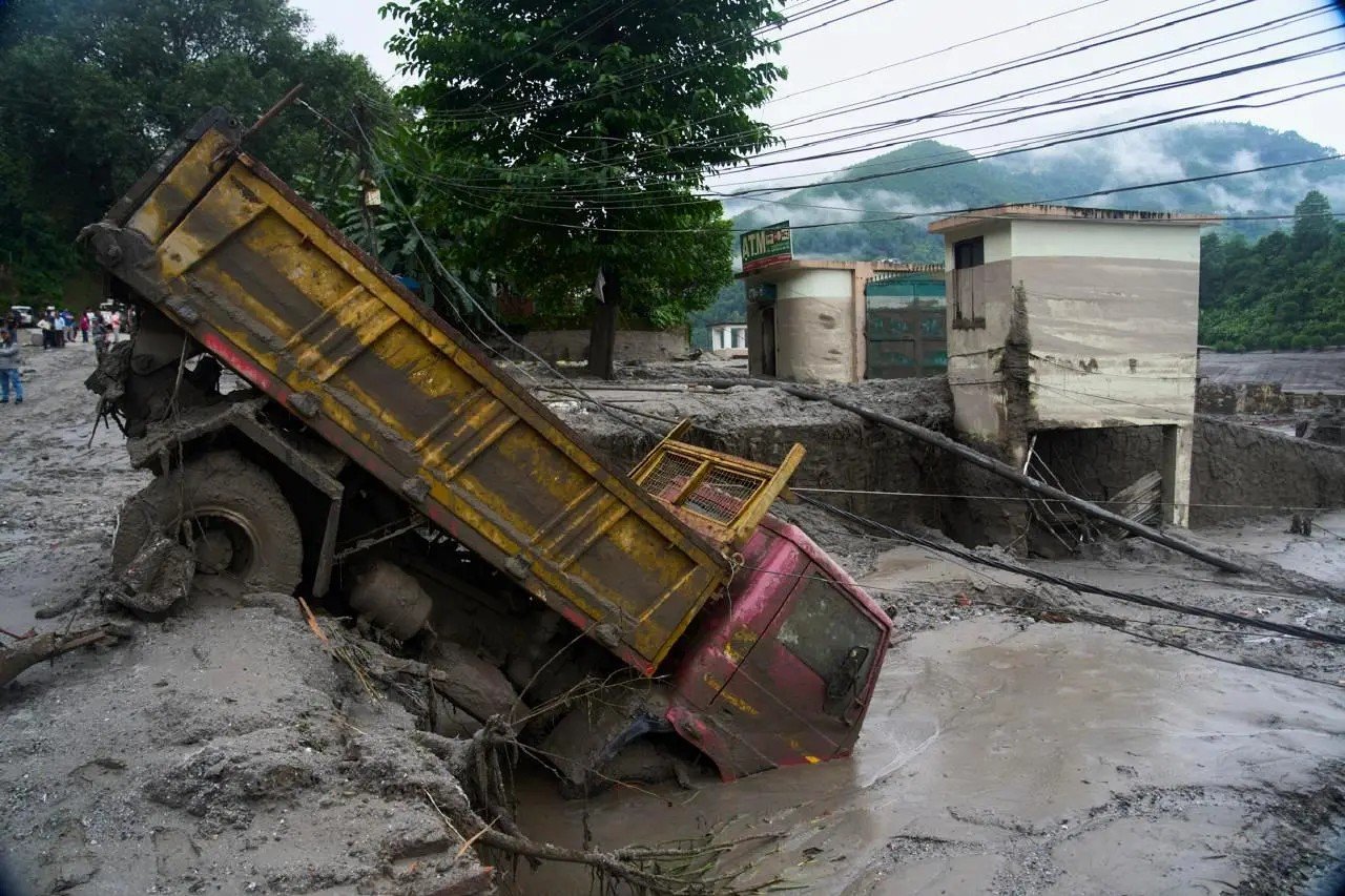 Tragedia en Nepal: casi 2,000 personas siguen desaparecidas tras devastadora inundación